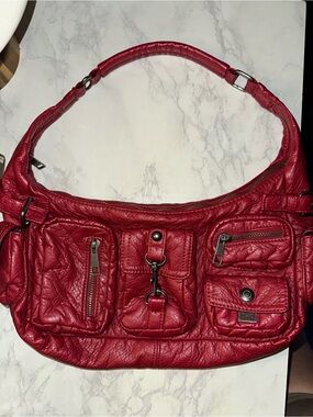 silence + noise Shoulder Bag with Multiple Front pockets